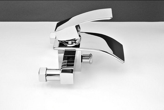 Chrom-Wasserfall-Badewannenarmatur mit Handbrause