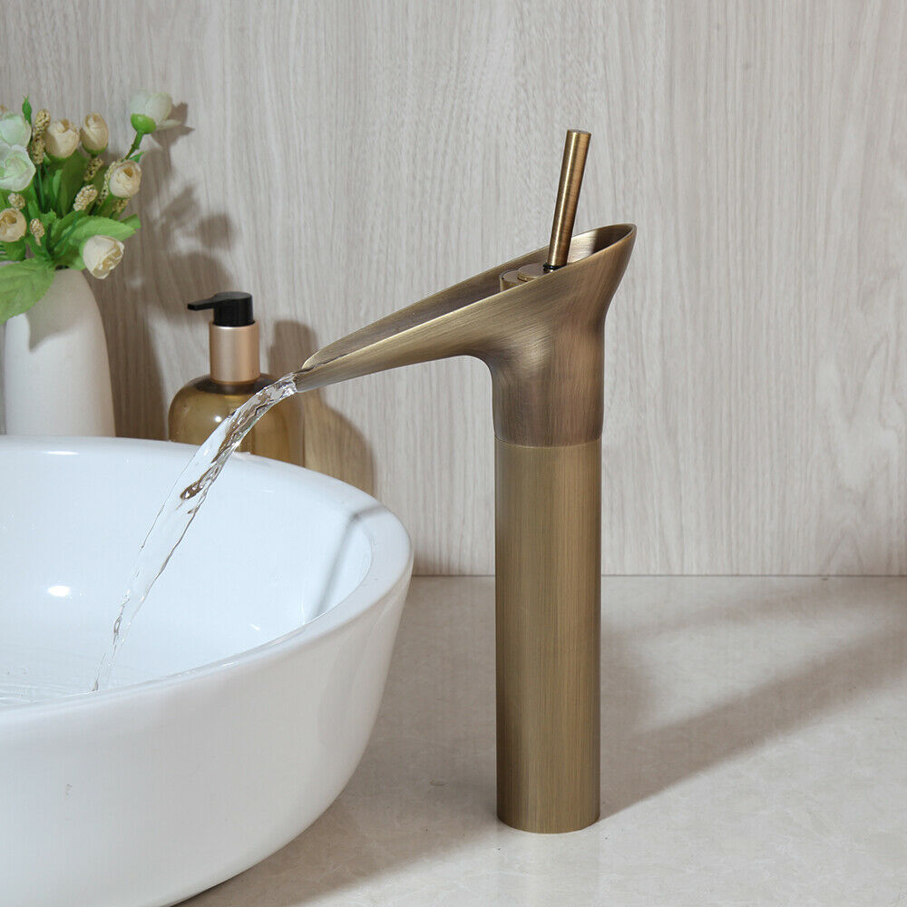 Nostalgische bronzen watervalkraan in landelijke stijl