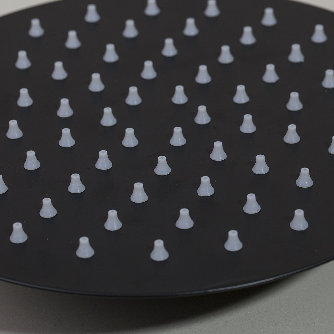 Mattschwarze Einbaudusche