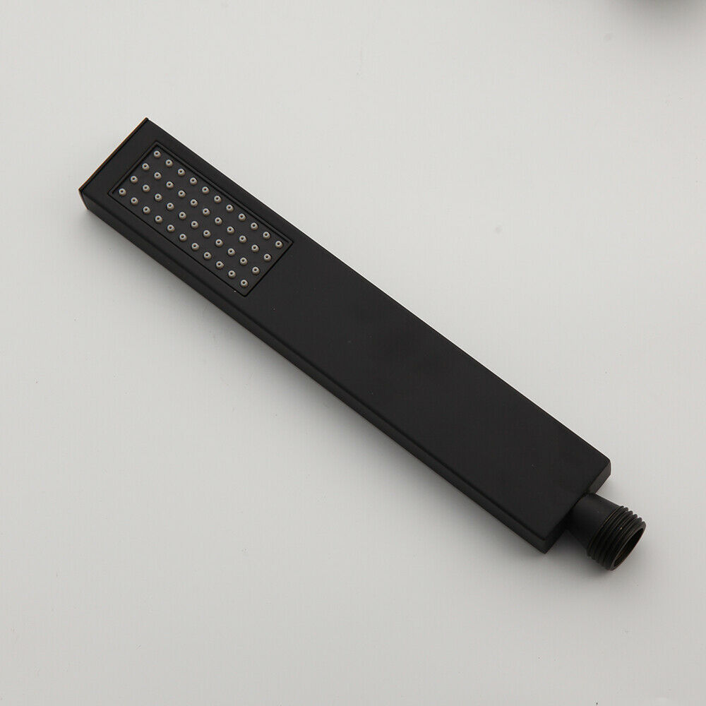 Moderner, schwarzer, freistehender Badewannenhahn