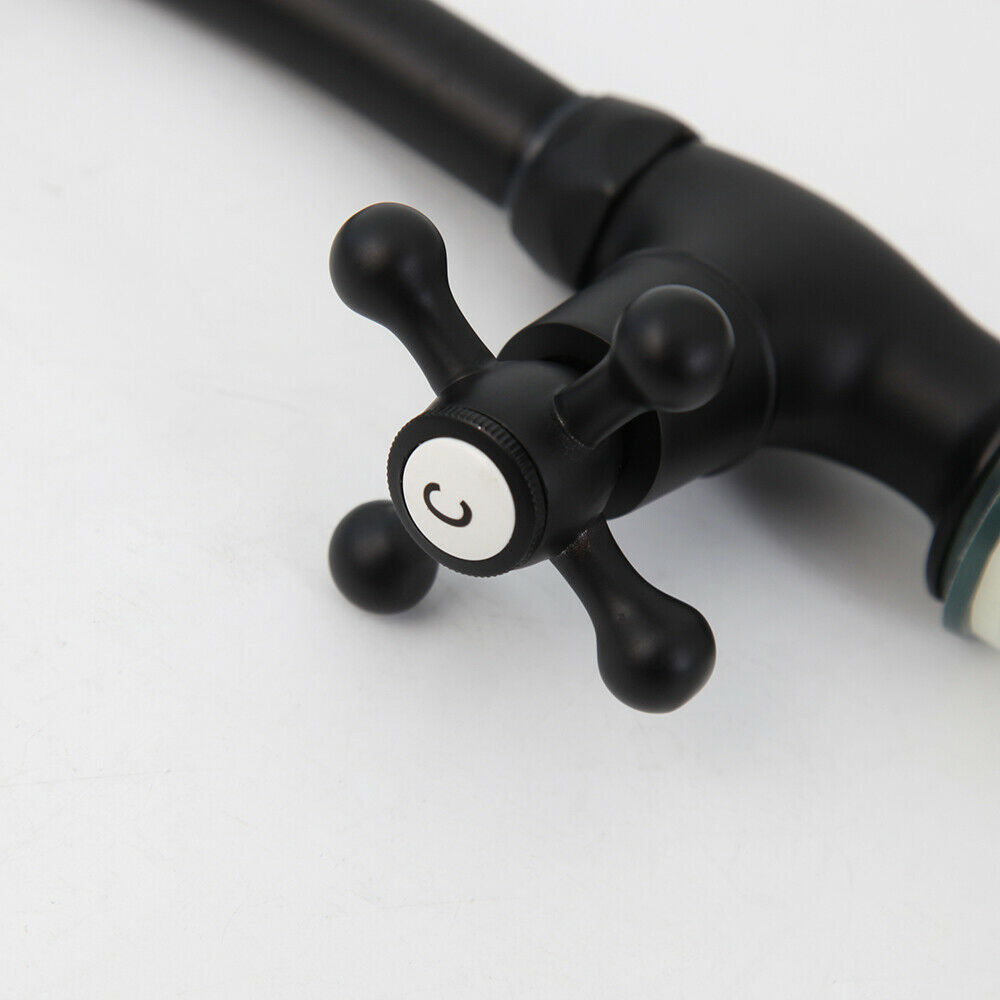 Brunnenhahn schwarz kaltes Wasser