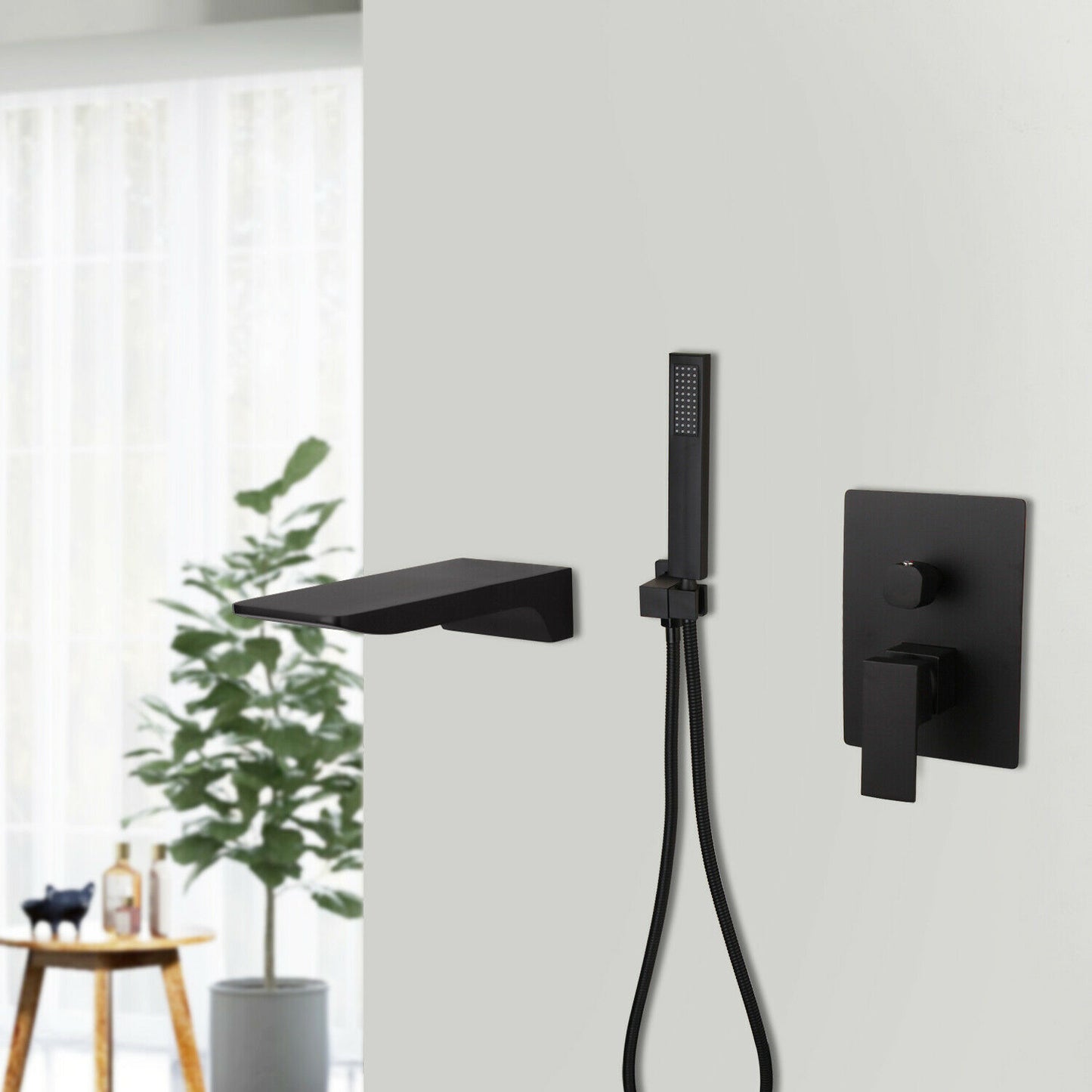 Luxuriöser schwarzer eingebauter Wasserfallhahn