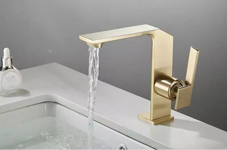 Wastafelkraan geborsteld goud