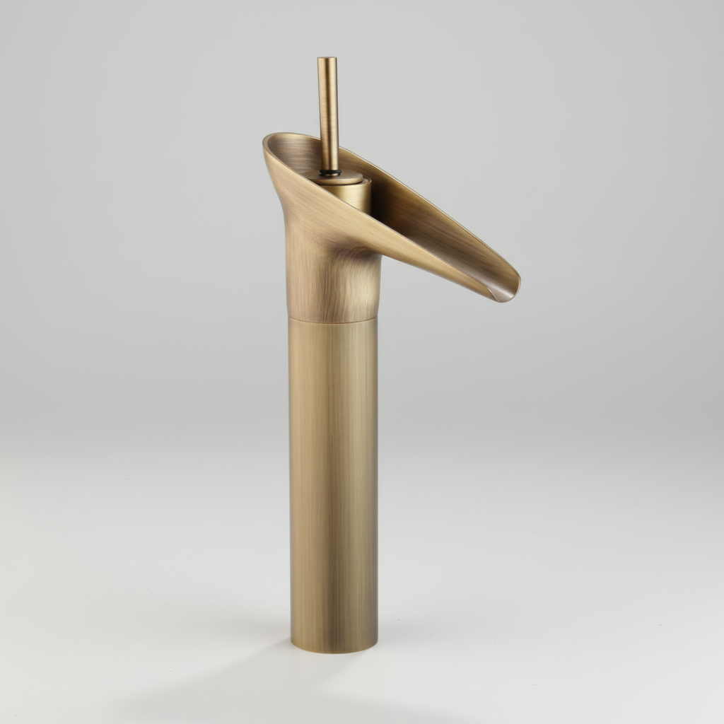 Nostalgische bronzen watervalkraan in landelijke stijl