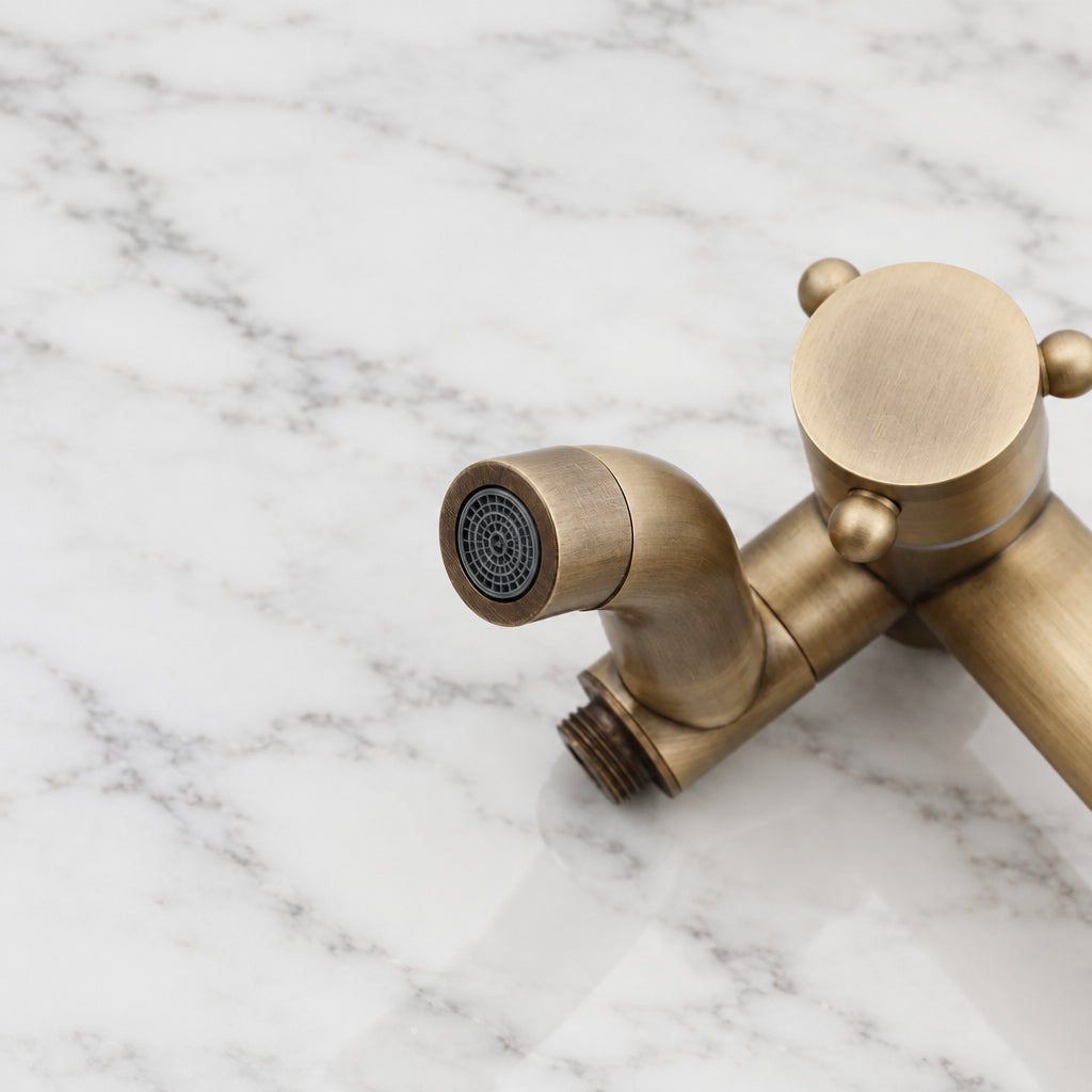 Surface-mounted shower bronze