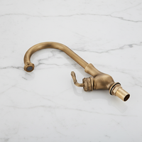 Eleganter Wasserhahn aus Bronze