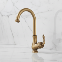 Eleganter Wasserhahn aus Bronze