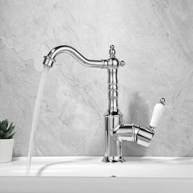 Landelijke wastafelkraan chroom – nostalgisch model