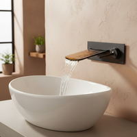 Eingebauter Wasserfallhahn mit Glasöffnung, Ölbronze