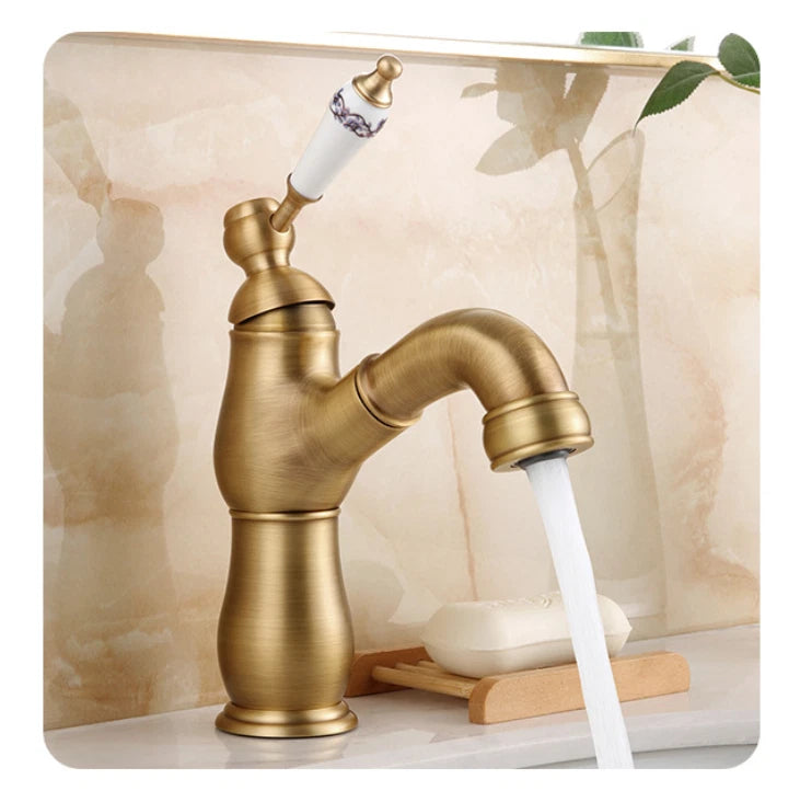 Landelijke wastafelkraan met uittrekbare sproeikop – bronskleur