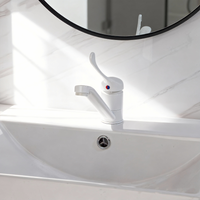 Medische elleboogbediende wastafelkraan – Wit