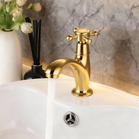 Nostalgische gouden koudwaterkraan