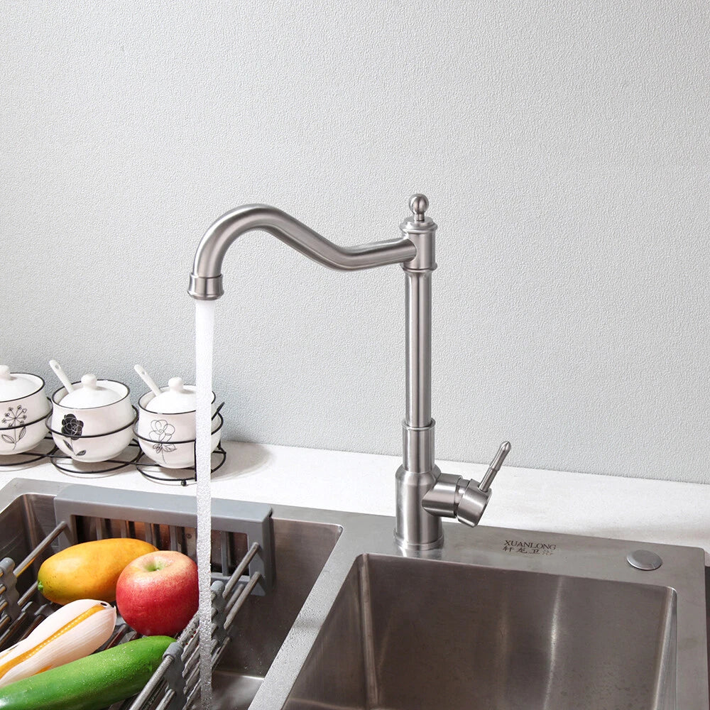 Geborsteld nikkel keukenkraan met zwenkbare uitloop