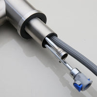 Geborsteld nikkel keukenkraan met uittrekbare sproeikop