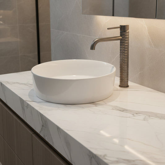 Hoge wastafelkraan gun metal met structuur