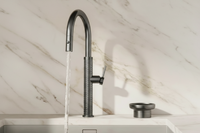 Gun metal keukenkraan met uittrekbare sproeikop en hoge U-uitloop