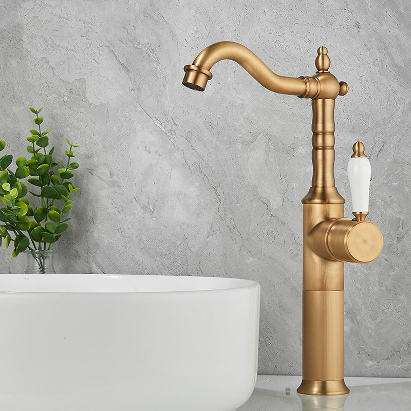Landelijke wastafelkraan bronskleur – nostalgisch model