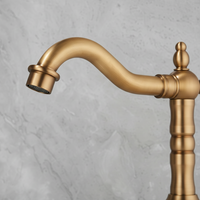 Landelijke wastafelkraan bronskleur – nostalgisch model