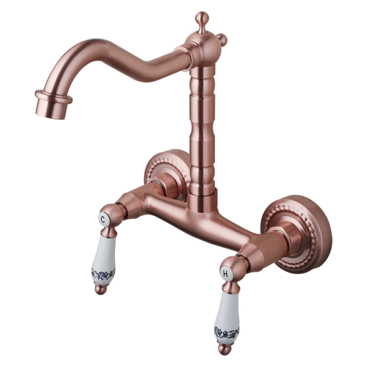 Koperkleurige landelijke muurkraan met hoge uitloop en keramische grepen