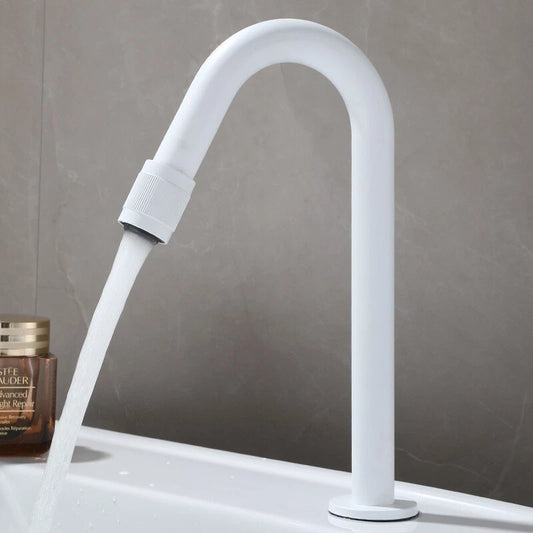 Witte koudwater fonteinkraan – bediening aan de uitloop