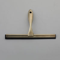 Bronskleurige luxe raamwisser voor de badkamer