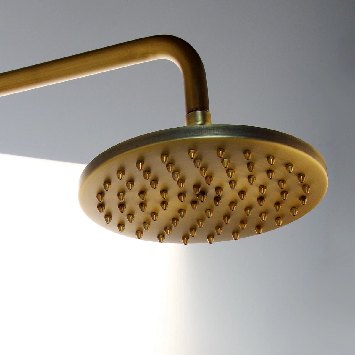 Nostalgische bronzen opbouw doucheset