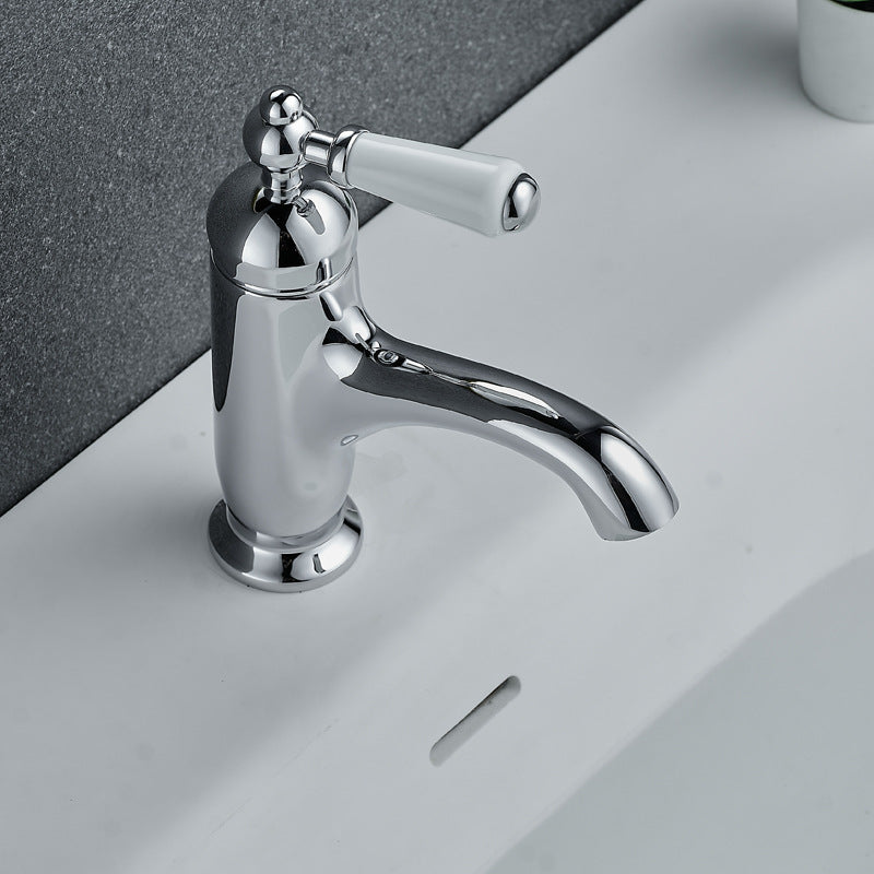 Chroom nostalgische wastafelkraan met keramische hendel