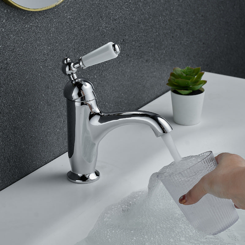 Chroom nostalgische wastafelkraan met keramische hendel