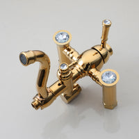 Nostalgische goldfarbene Regendusche