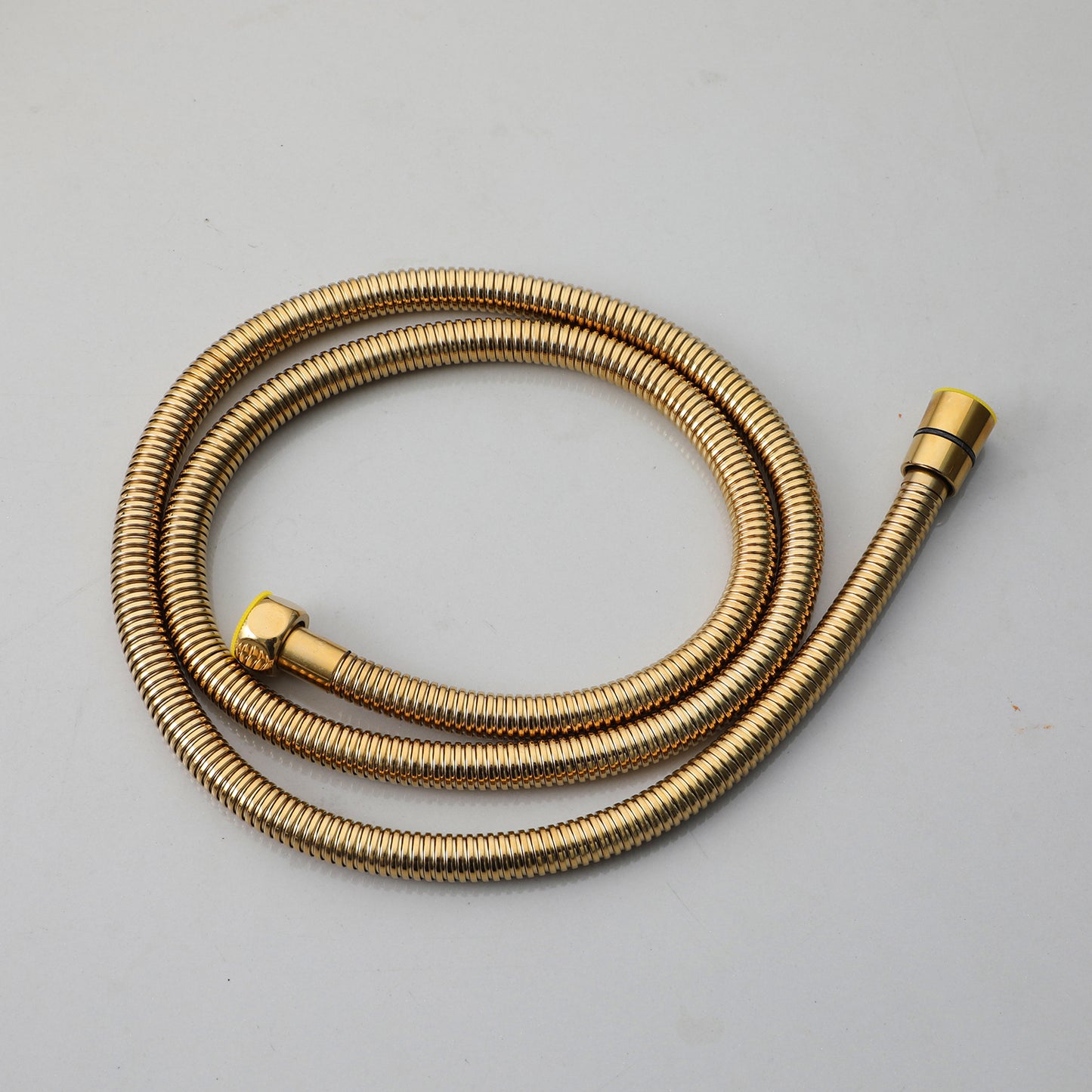 Nostalgische goldfarbene Regendusche