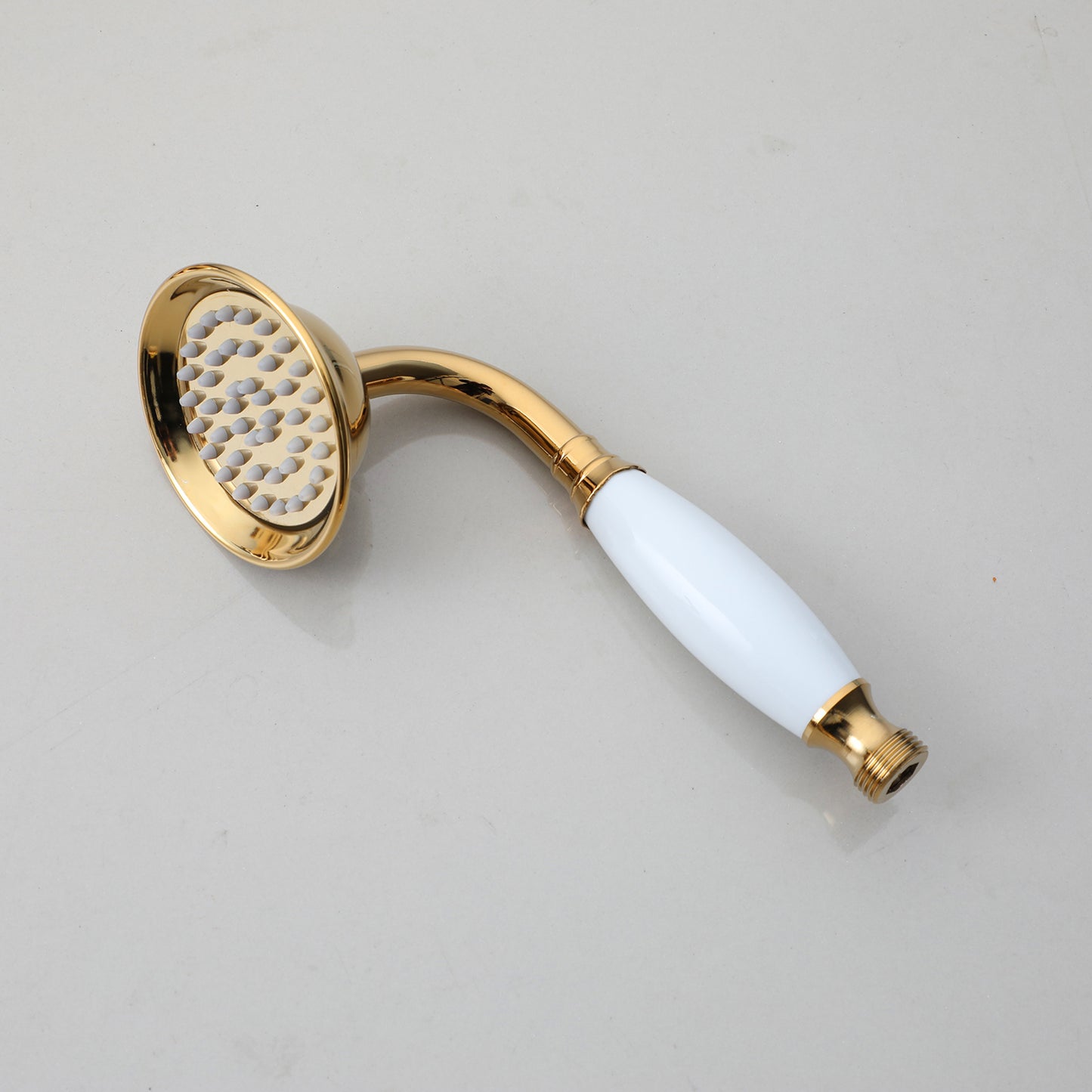 Nostalgische goldfarbene Regendusche