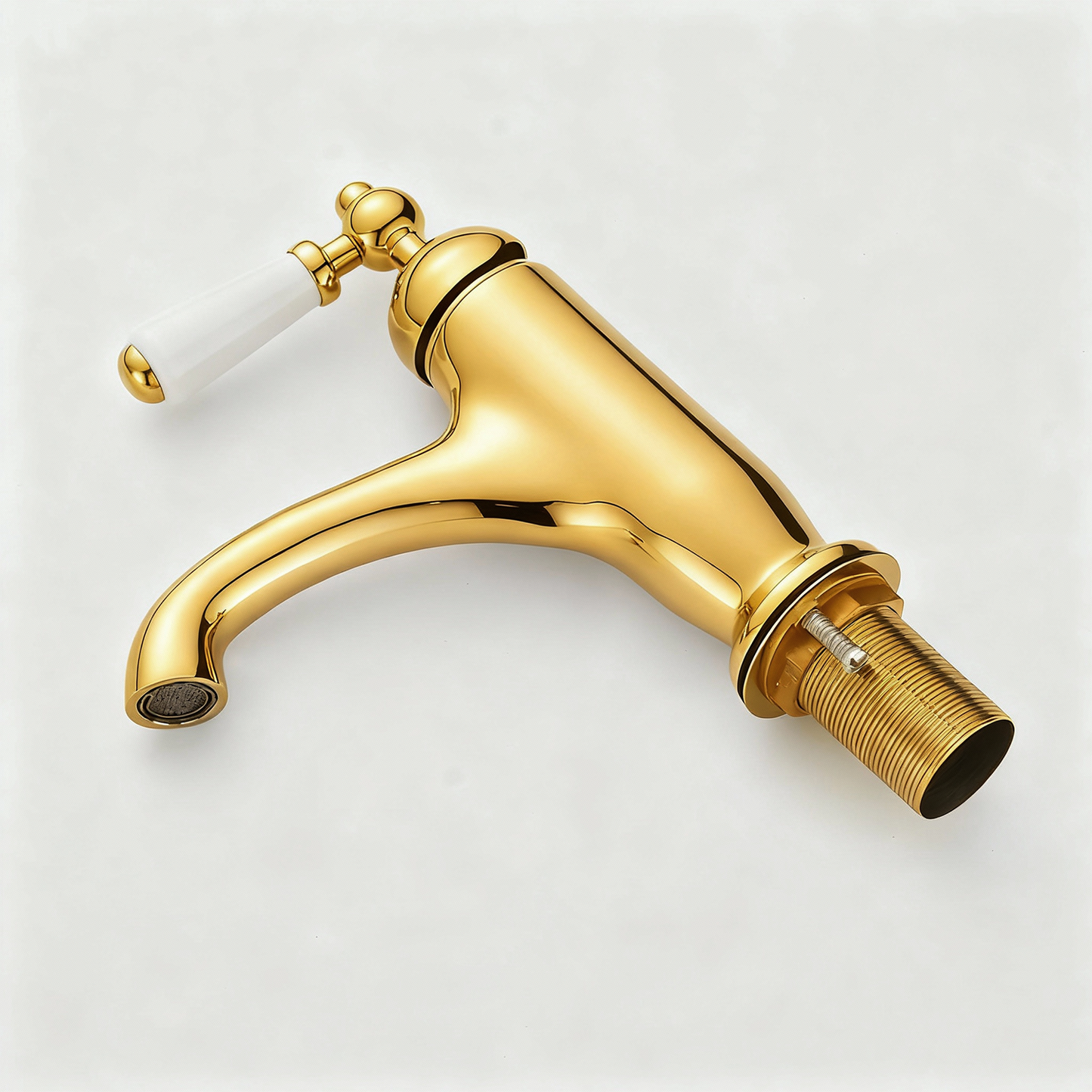 Goudkleurige nostalgische wastafelkraan met keramische hendel