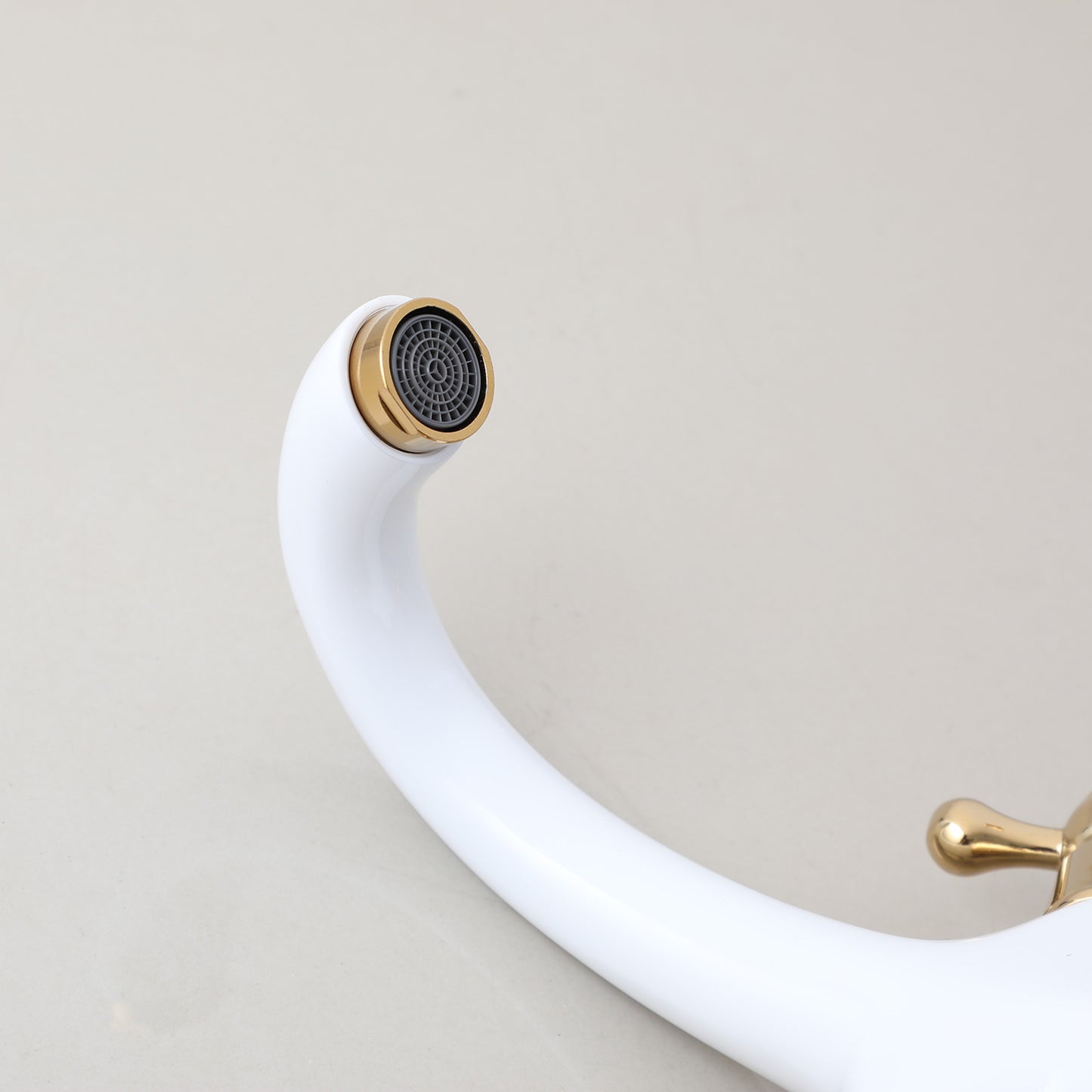 Badique Witte Wastafelkraan met Gouden Details