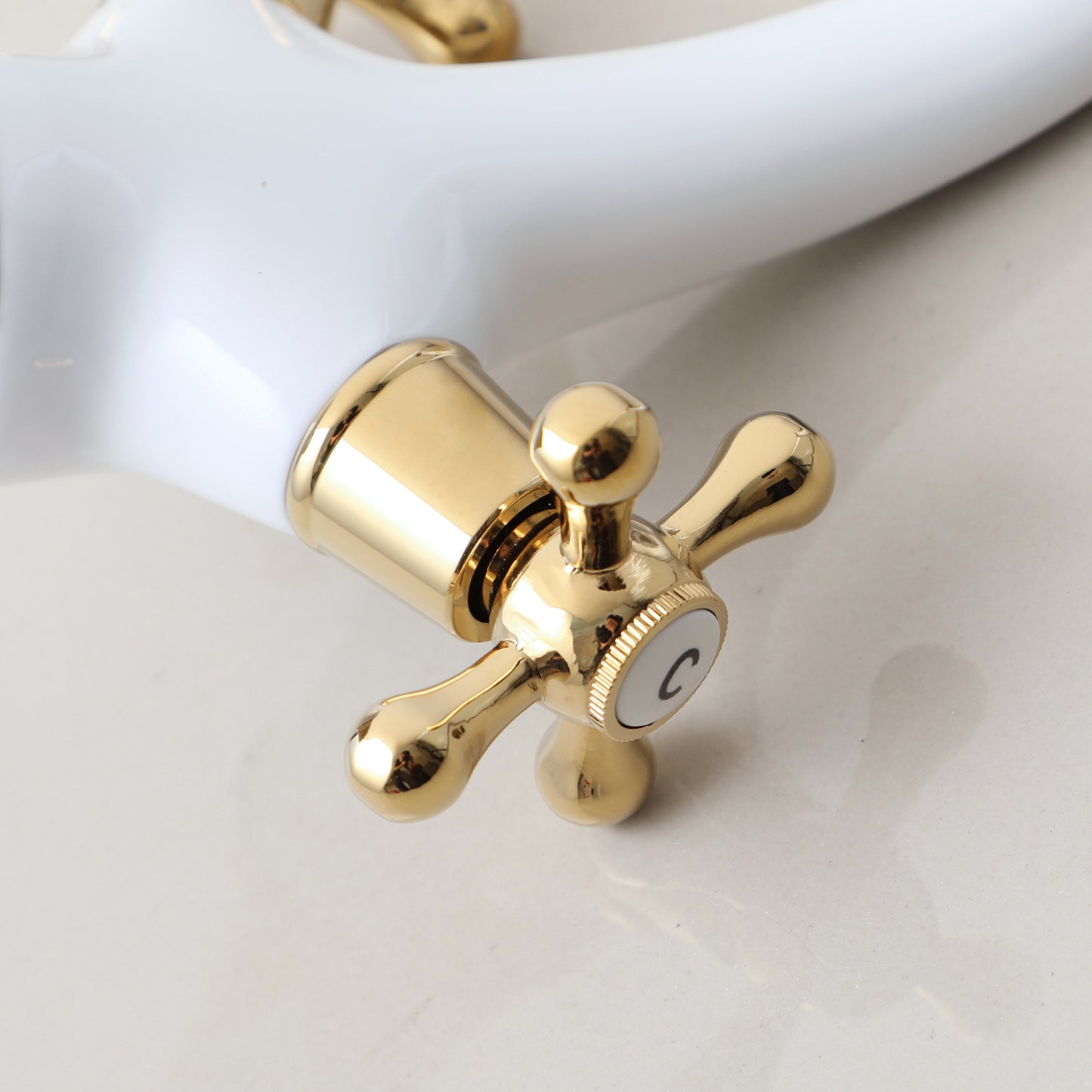Badique Witte Wastafelkraan met Gouden Details