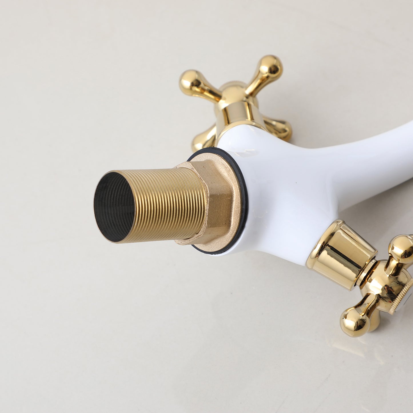 Badique Witte Wastafelkraan met Gouden Details