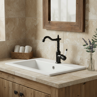 Zwarte wastafelkraan klassiek hoog model met porseleinen greep