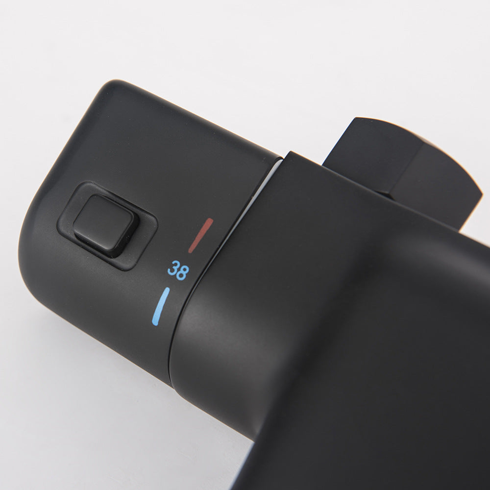 Thermostatische waterval badkraan met handdouche – mat zwart