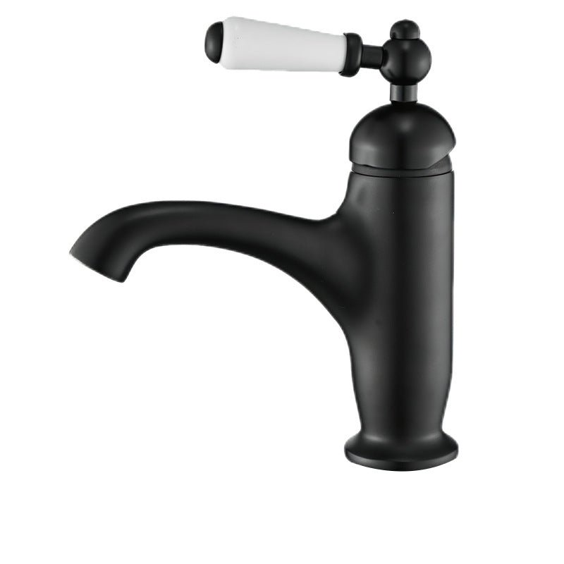 Zwarte nostalgische wastafelkraan met keramische hendel