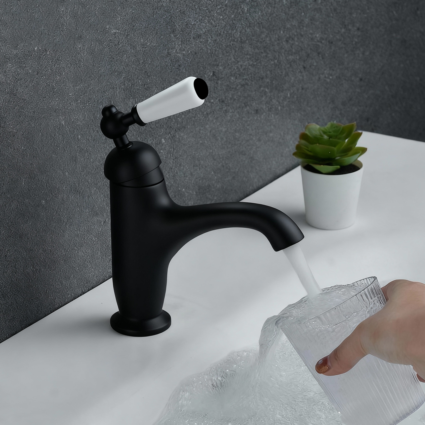 Zwarte nostalgische wastafelkraan met keramische hendel