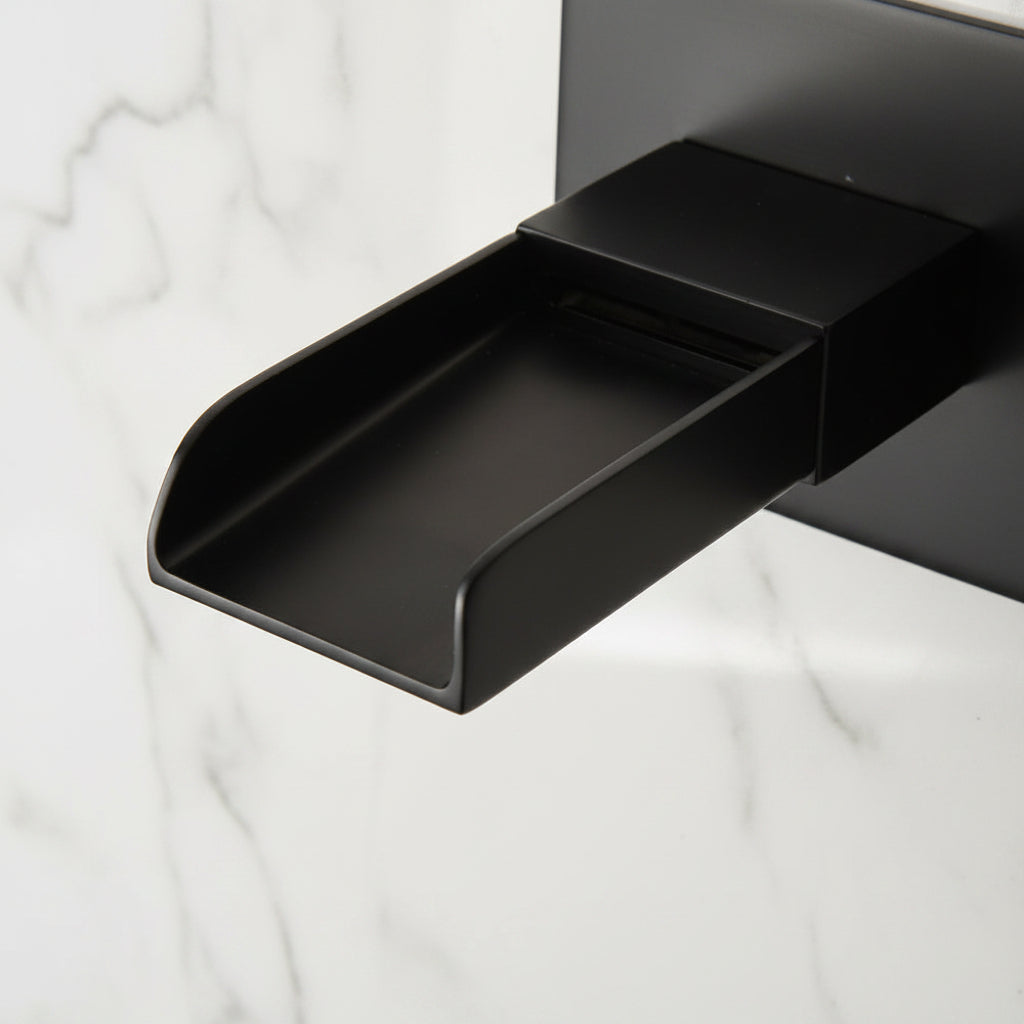 Luxe zwarte inbouw watervalkraan