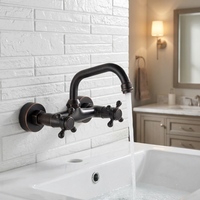 Nostalgische Ölbronze-Badarmatur zur Wandmontage