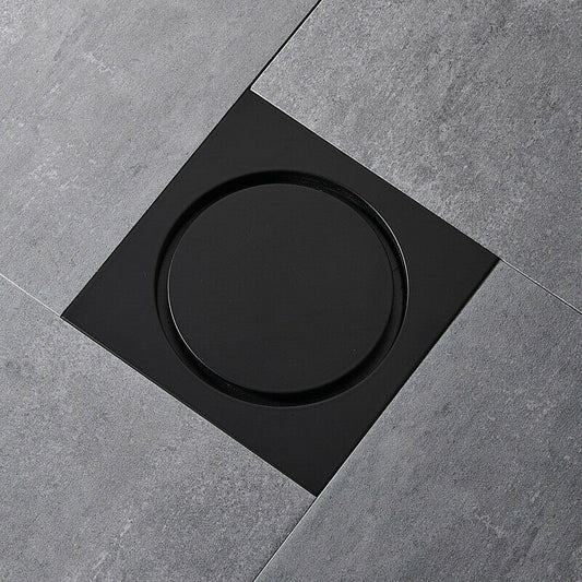 Schwarzer moderner Duschablauf