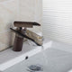Vintage Wasserfall Wasserhahn mit braunem Glasmund