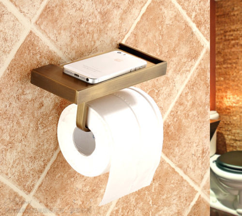 Nostalgischer Toilettenpapierhalter mit Telefontisch
