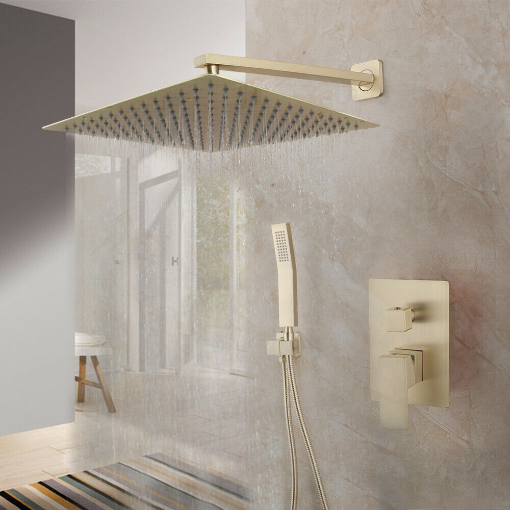 Geborsteld gouden inbouw douche