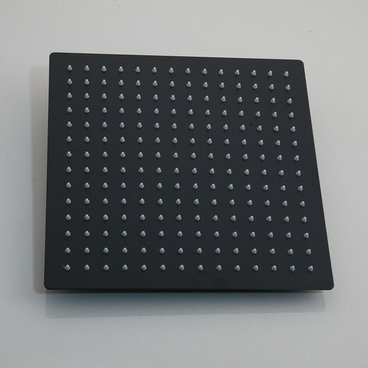 Schwarzer quadratischer Regenduschkopf